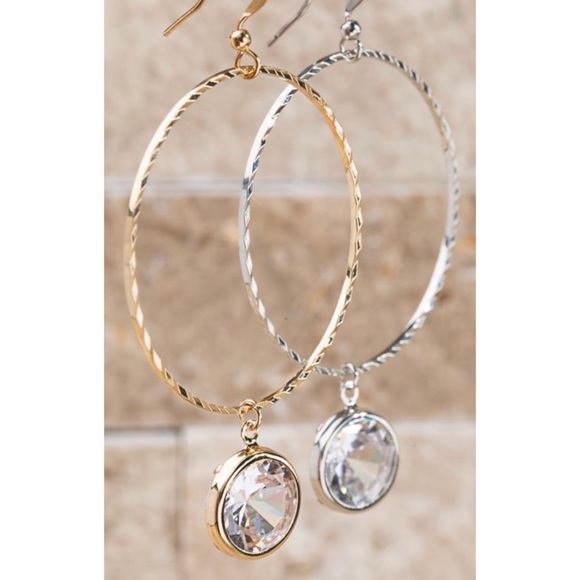 Crystal loop dangling earrings - Picture 5 of 6